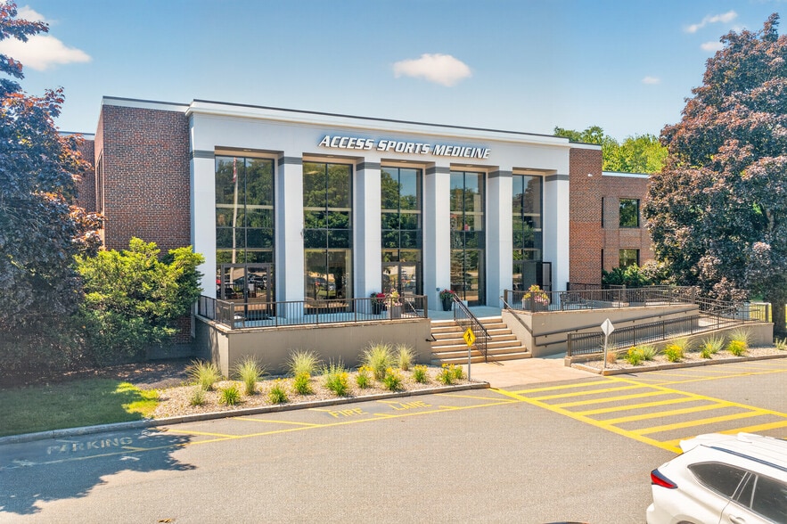 Primary Photo Of 1 Hampton Rd, Exeter Medical For Lease