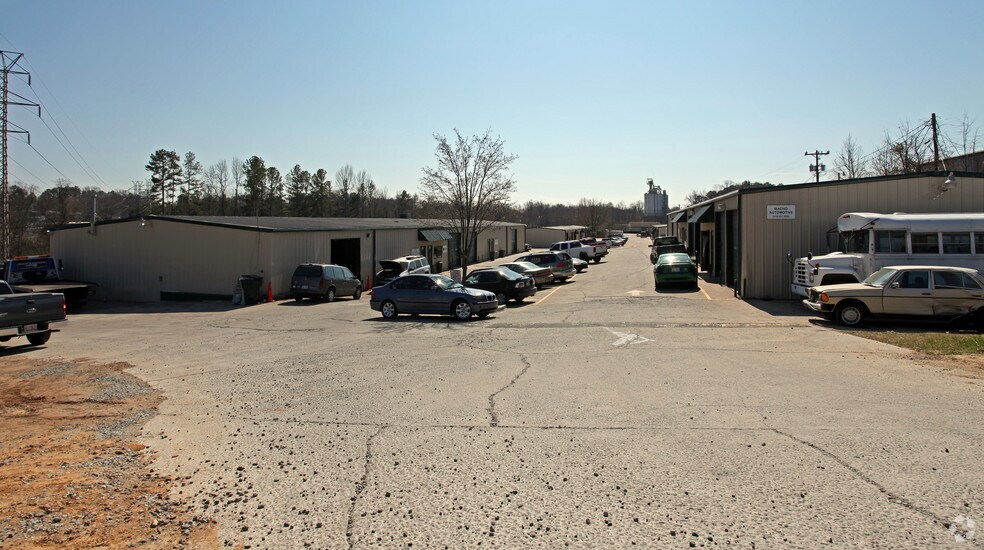 More Photos Of 715 E Geer St, Durham Light Manufacturing For Lease