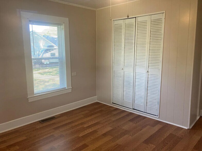 More Photos Of , Lexington Specialty For Sale