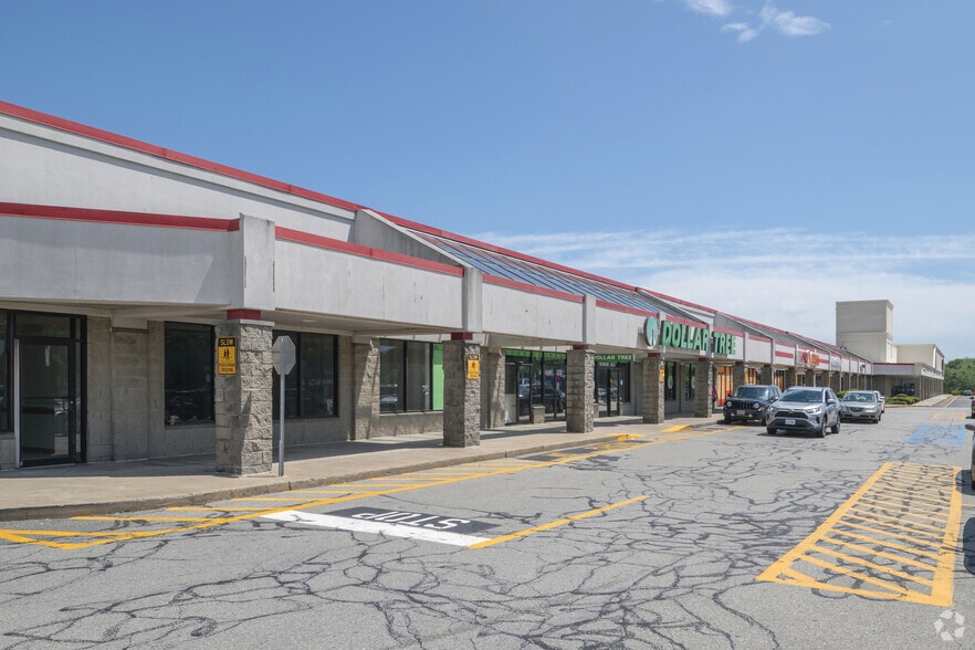 More Photos Of 950 Kings Hwy, New Bedford Storefront For Lease