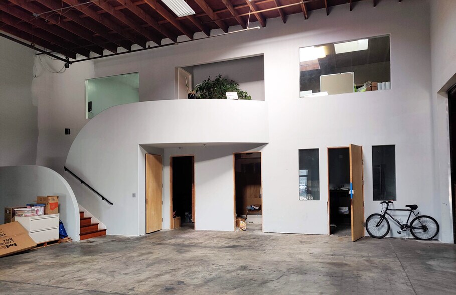 More Photos Of 253 E Harris Ave, South San Francisco Warehouse For Sale