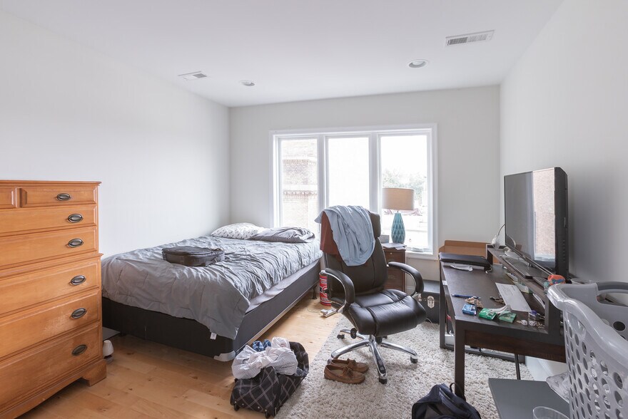 More Photos Of 2020 Locust St, Philadelphia Apartments For Sale