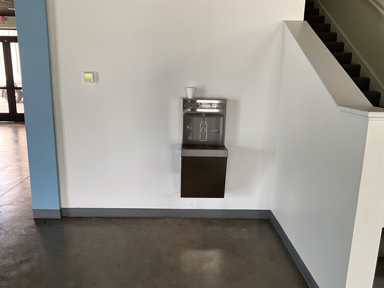 More Photos Of 804 Harmony Rd, Eatonton Showroom For Sale