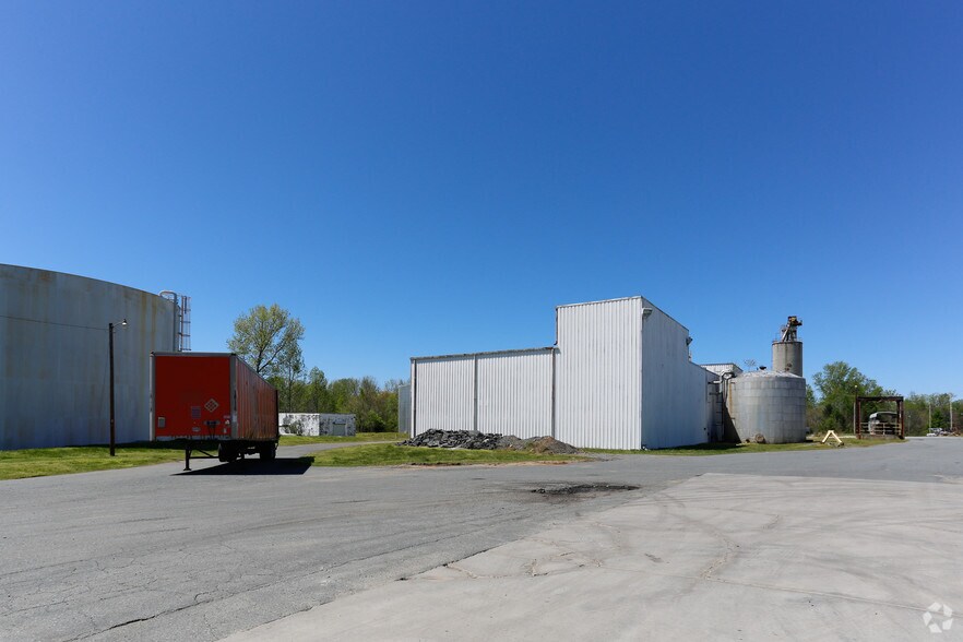 More Photos Of 651 Eagle Rd, Belmont Warehouse For Lease