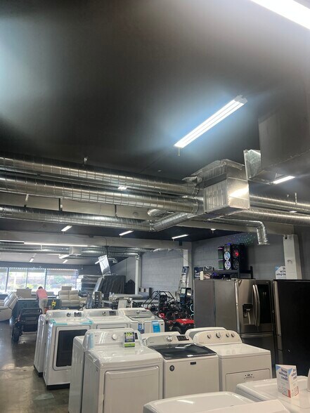 More Photos Of 316 E 4th St, Perris Storefront Retail Office For Lease