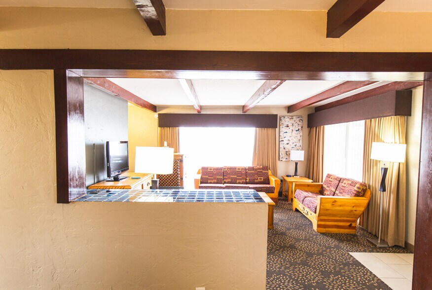 More Photos Of 1765 S Main St, Las Cruces Hotel For Sale