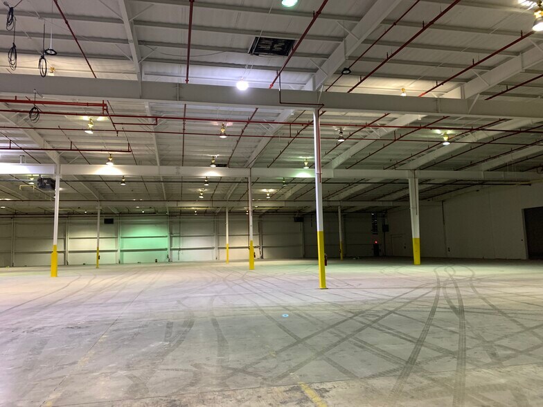 More Photos Of 1000 James Record Rd, Huntsville Manufacturing For Lease