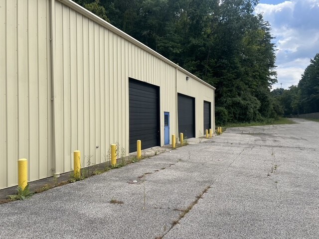 More Photos Of 1000 Kramer St, South Charleston Service For Lease