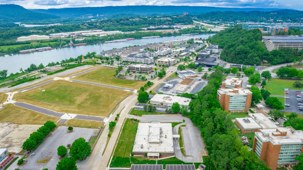 More Photos Of 1012 Riverfront Pkwy, Chattanooga Office For Sale