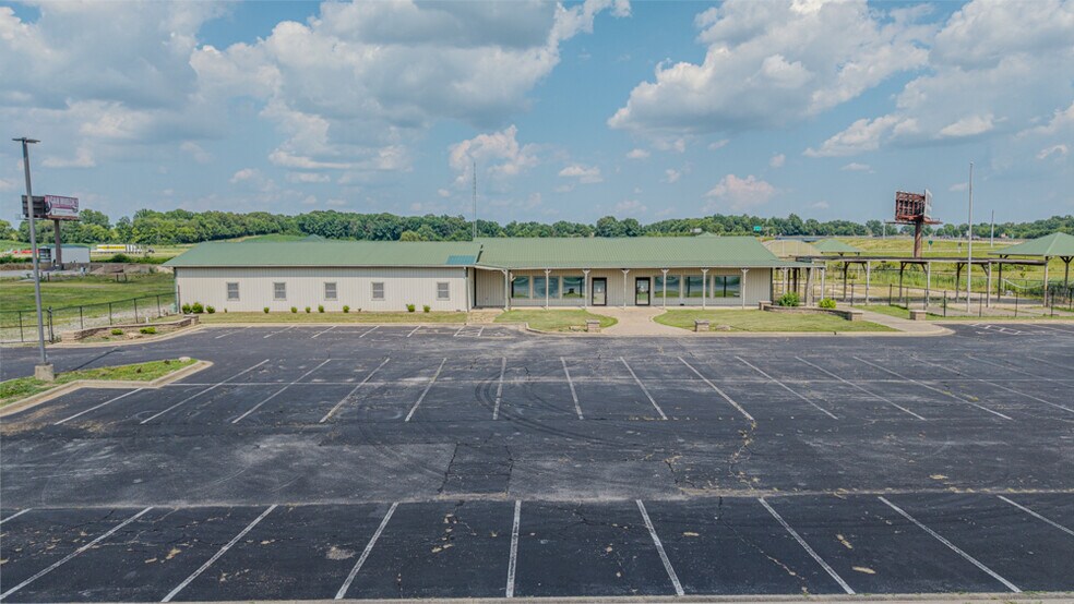 More Photos Of 3801 Burkhardt Road, Evansville Warehouse For Sale