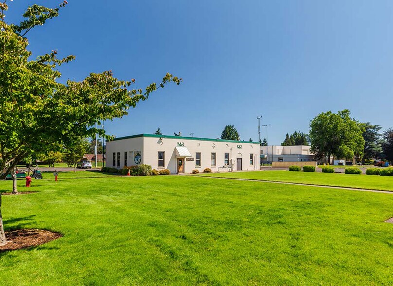 More Photos Of 8435 NE Glisan St, Portland Specialty For Sale