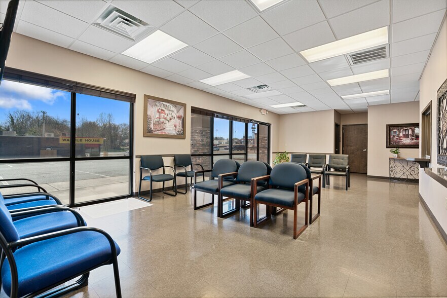 More Photos Of 142 Hampton Ct, Commerce Rehabilitation Center For Sale