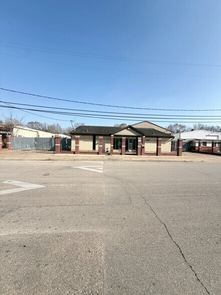 More Photos Of 4127 Weslow St, Houston Industrial For Lease