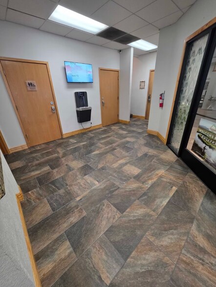 More Photos Of 306 Laurel Mountain Rd, Mammoth Lakes Office For Lease