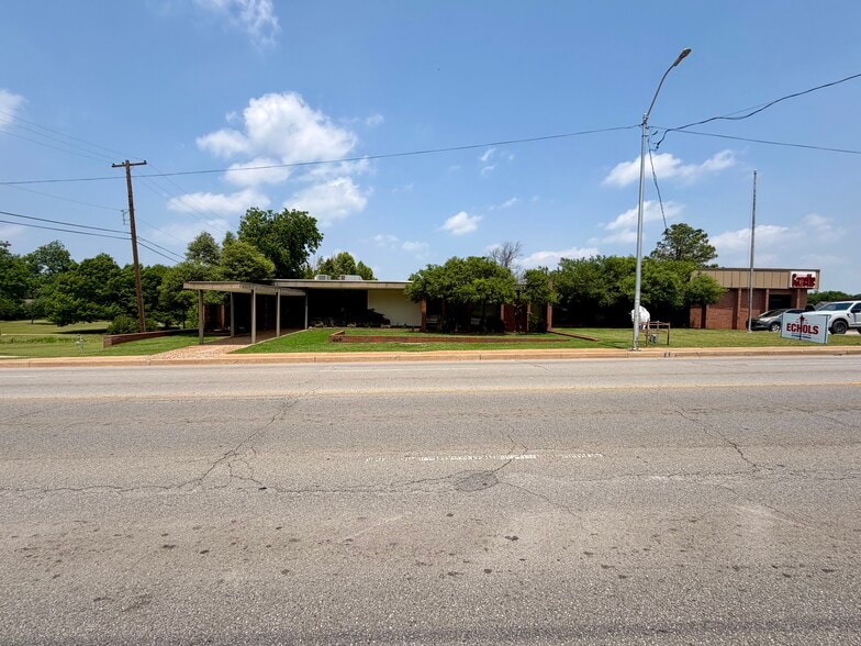 More Photos Of 3701 N Shartel Ave, Oklahoma City Office For Sale