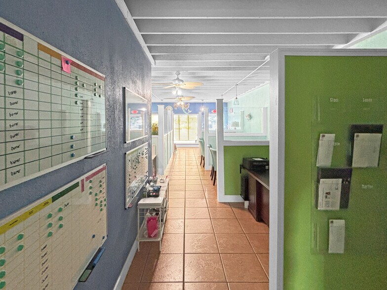 More Photos Of 3366 Stringfellow Rd, Saint James City Office For Sale