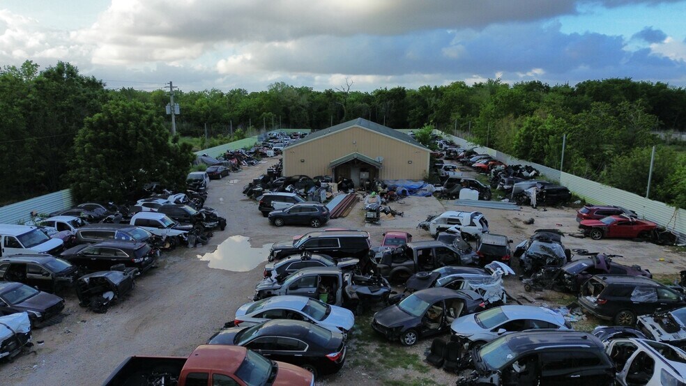 More Photos Of 5305 S Acres Dr, Houston Showroom For Sale