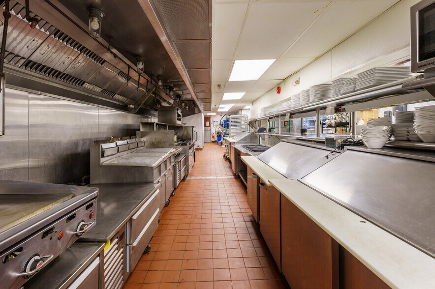 More Photos Of 96 Brookline Ave, Boston General Retail For Lease