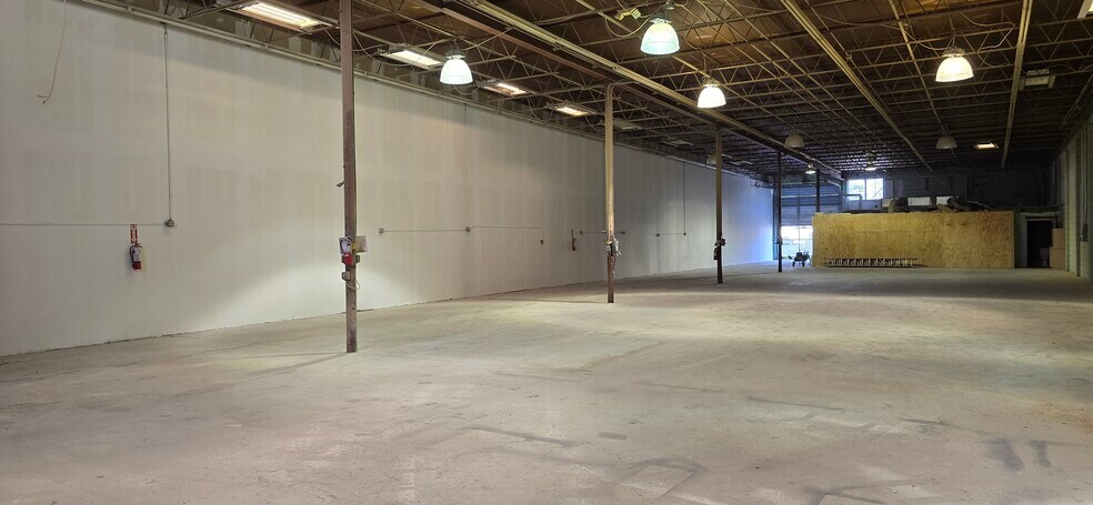More Photos Of 310 W Grant St, Orlando Warehouse For Lease