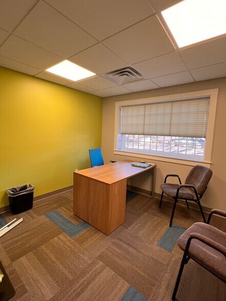 More Photos Of 16 Long Sands Rd, York Medical For Lease