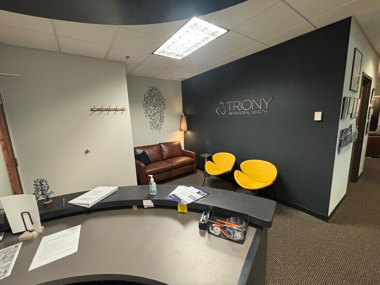 More Photos Of 2900 Lebanon Pike, Nashville Office For Sale