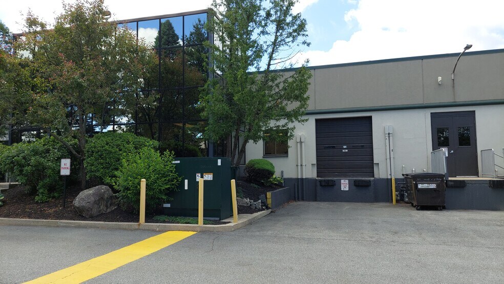 More Photos Of 200-280 W Cummings Park, Woburn Light Manufacturing For Lease