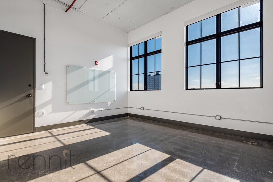 More Photos Of 640 Parkside Ave, Brooklyn Warehouse For Lease