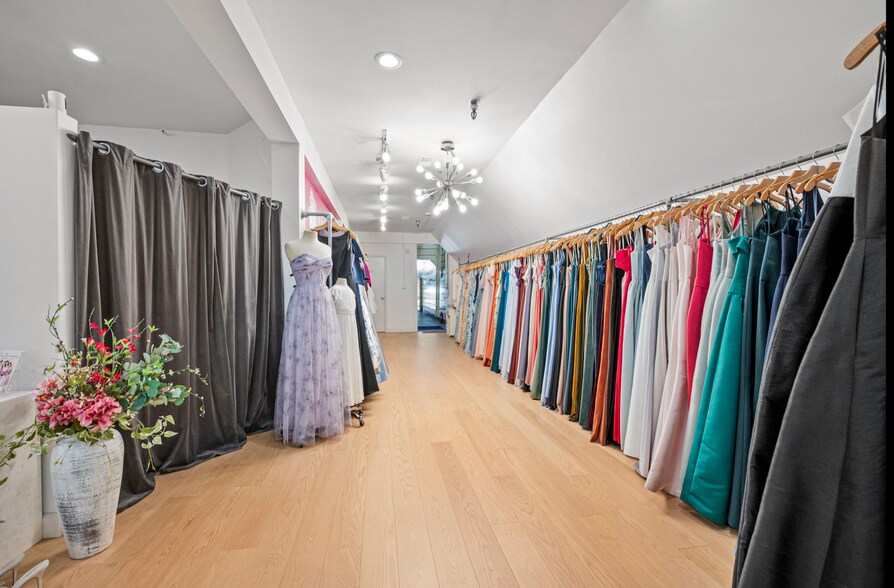 More Photos Of 2250 Union St, San Francisco Storefront Retail Office For Sale