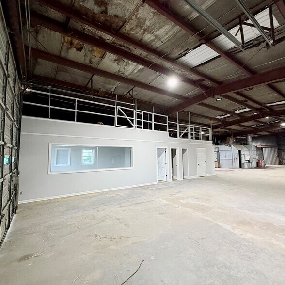 More Photos Of 1904 Washington St, Vicksburg Industrial For Sale