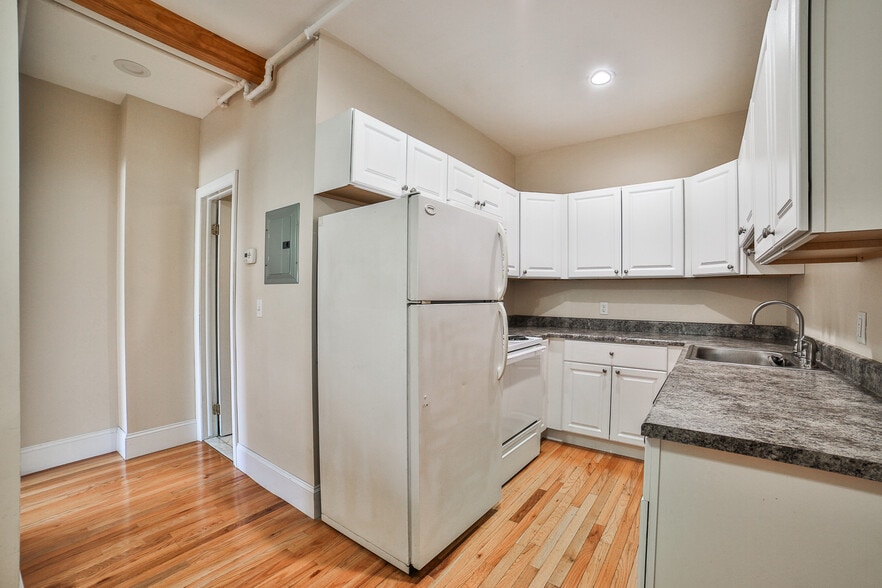 More Photos Of 176 North St, Buffalo Apartments For Sale