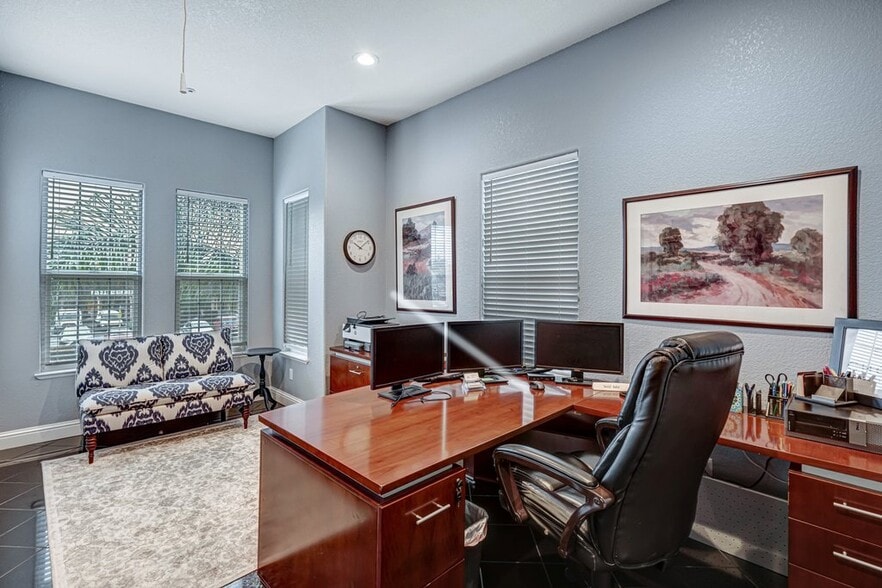 More Photos Of 8330 Brentwood Blvd, Brentwood Medical For Lease