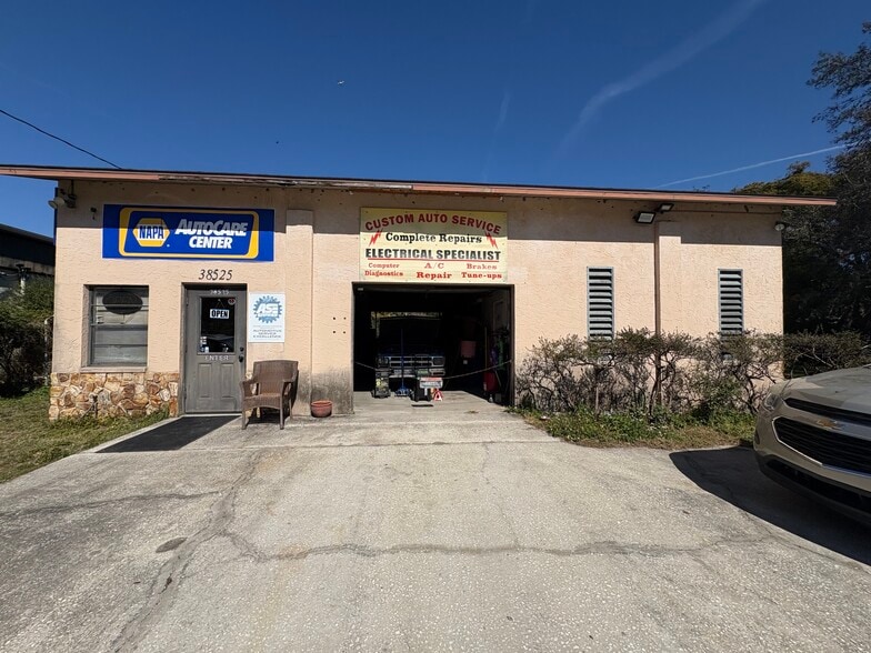 More Photos Of 38525 Palm Grove Dr, Zephyrhills Auto Repair For Sale