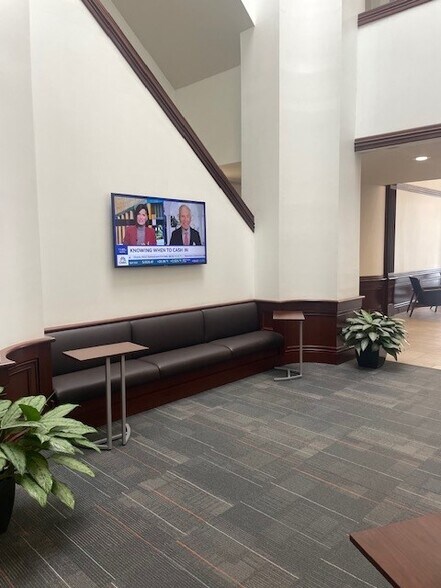 More Photos Of 10 New England Business Ctr, Andover Office For Lease