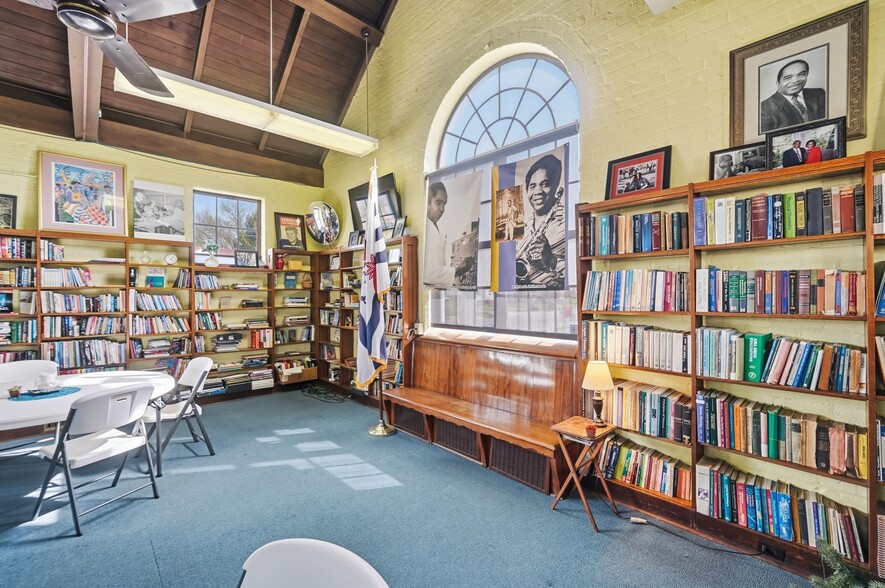 More Photos Of 1703 Dale Rd, Cincinnati Public Library For Sale