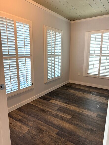 More Photos Of 7110 Elm St, Frisco Storefront Retail Office For Lease