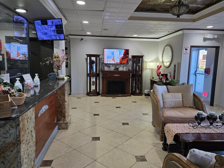 More Photos Of 8350 Razorback Rd, Colorado Springs Hotel For Sale