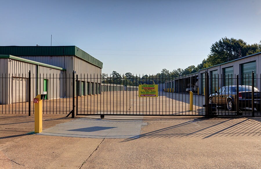 More Photos Of 1407 S Kings Hwy, Texarkana Self Storage For Lease