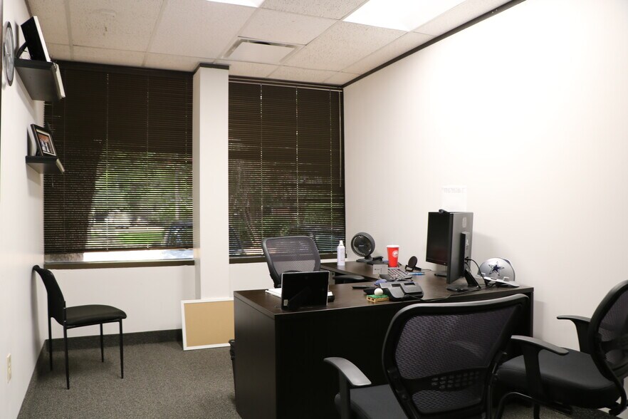 More Photos Of 17440 N Dallas Pky, Dallas Loft Creative Space For Lease