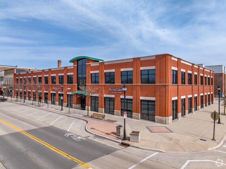 Primary Photo Of 909-915 N 8th St, Sheboygan Office For Lease