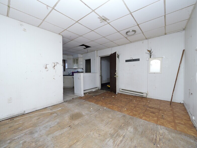 More Photos Of 170 Chambers St, Newburgh Apartments For Sale