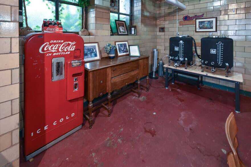 More Photos Of 4403 St Clair Ave, Cleveland Coworking Space