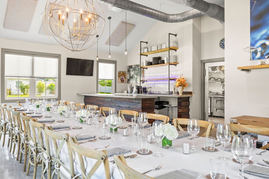 More Photos Of 1766 14th Ave, Vero Beach Restaurant For Sale