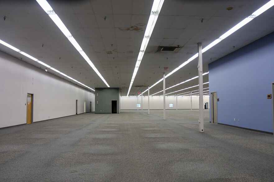 More Photos Of 3943 Highway 90, Pascagoula General Retail For Sale