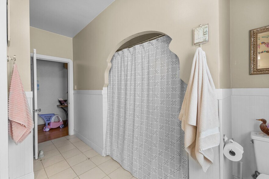 More Photos Of 2900 Barrett Ave, Richmond Multifamily For Sale