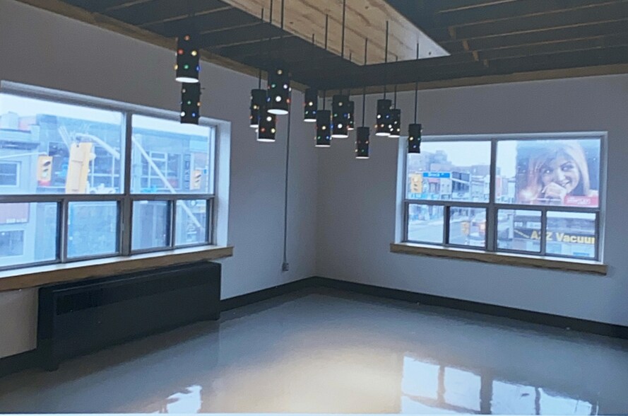 More Photos Of 1195 Bloor St W, Toronto Storefront Retail Office For Lease