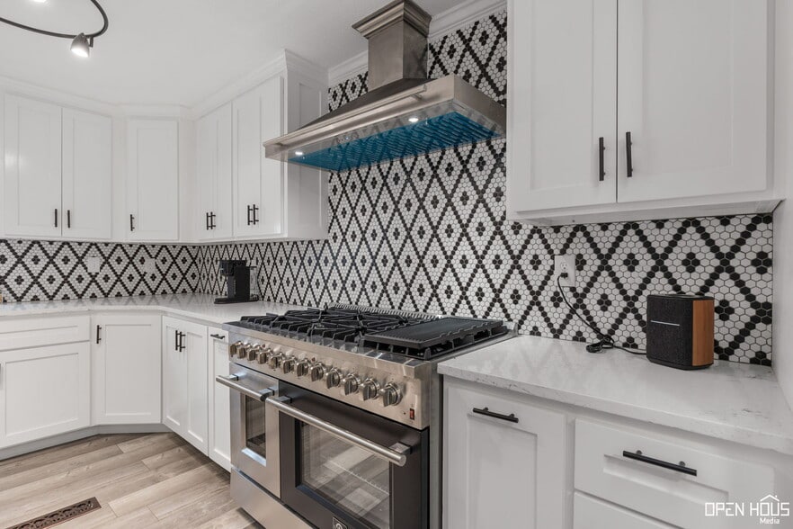 More Photos Of 405 W Gilbert St, Henrietta Hospitality For Sale