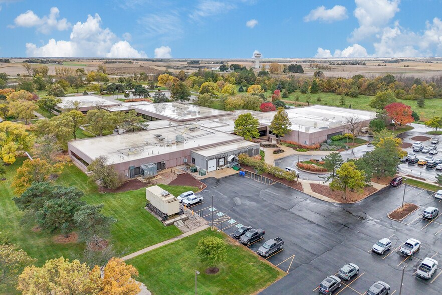 More Photos Of 2000 Heritage Way, Waverly Office For Sale
