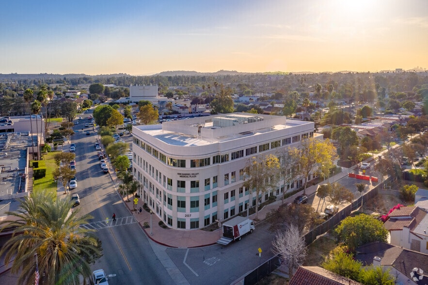 More Photos Of 207 S Santa Anita Ave, San Gabriel Medical For Lease