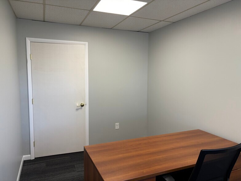 More Photos Of 2 Kings Hwy W, Haddonfield Office For Lease