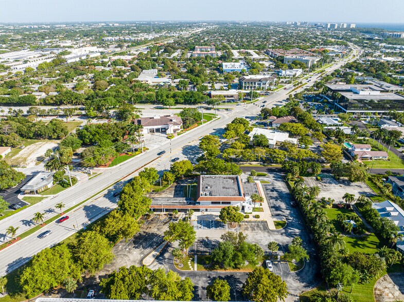 More Photos Of 990-1000 N Federal Hwy, Boca Raton Storefront Retail Office For Lease